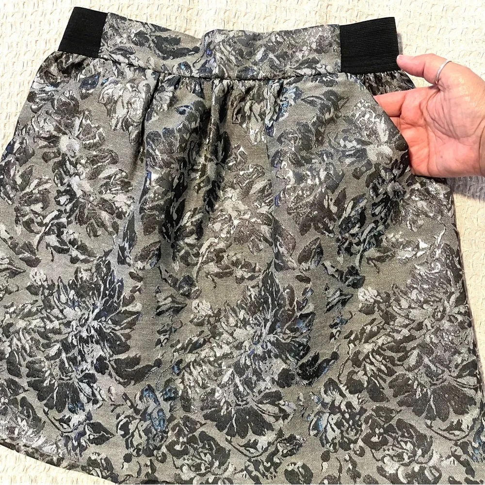 CHARLOTTE RUSSE Y2K Metallic Silver Mini Skirt Pockets Vintage SZ M EUC